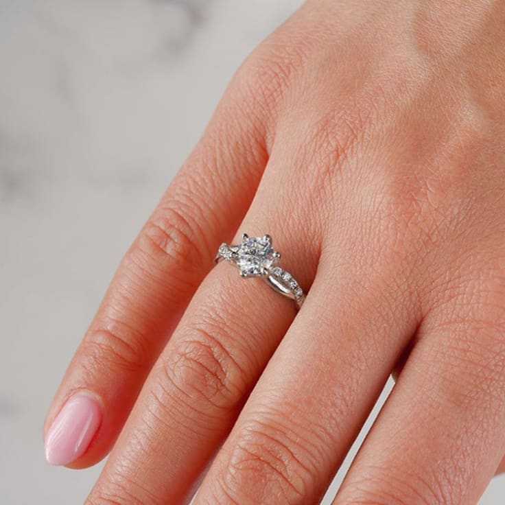 1 carat round diamond on a twisted band