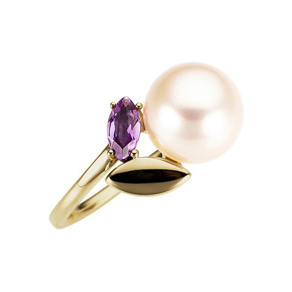 Amethyst and Pearl Ladies Ring in Yellow Gold