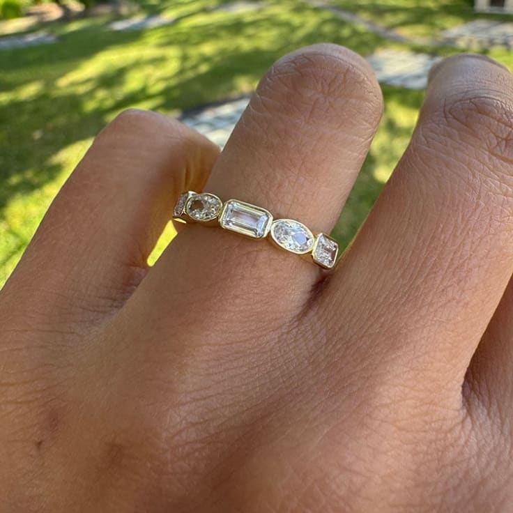 Lab emerald and oval band