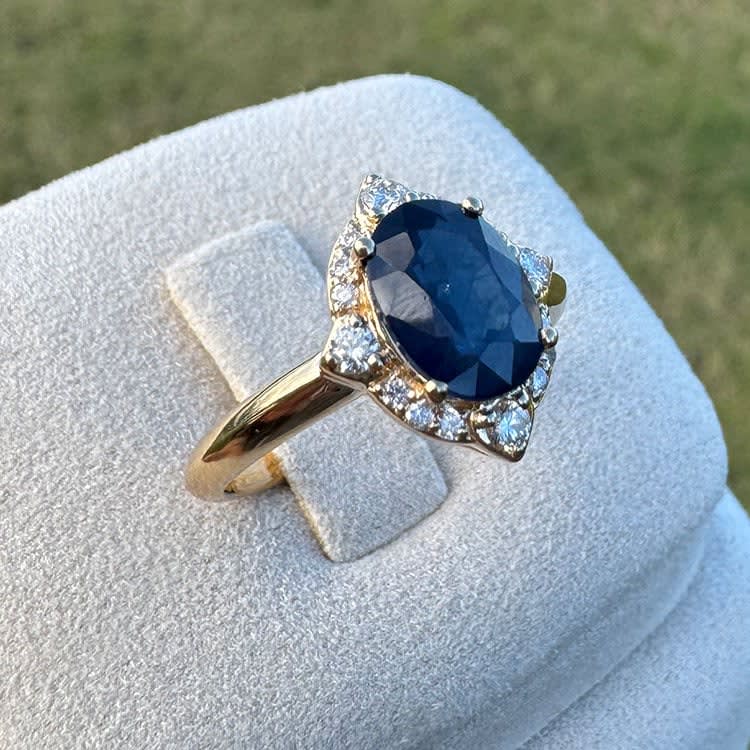 Natural oval blue sapphire