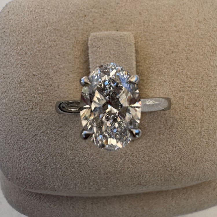 Lab oval diamond in white gold setting