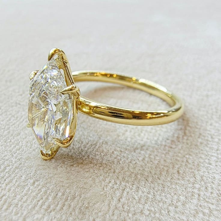 2 carat dutch marquise in yellow gold