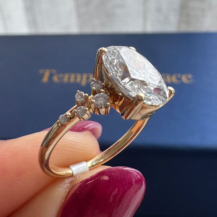 3 carat E VS1 oval ring