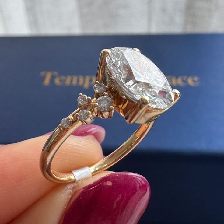 3 carat E VS1 oval ring