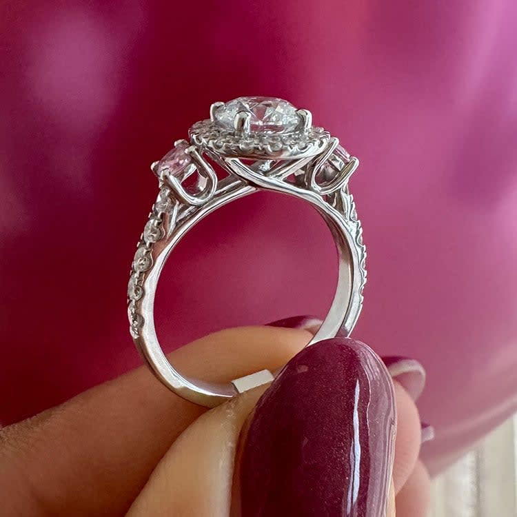 1 carat round with pink sides