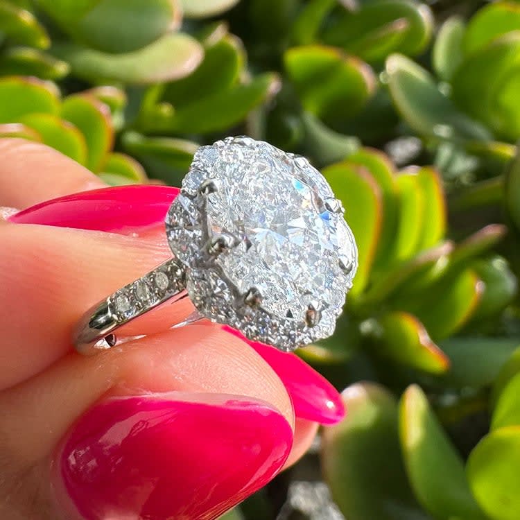 2ct E VVS2 oval with halo diamond