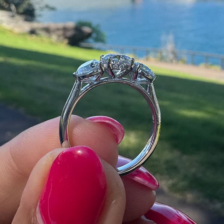 Round diamond trilogy ring in white gold
