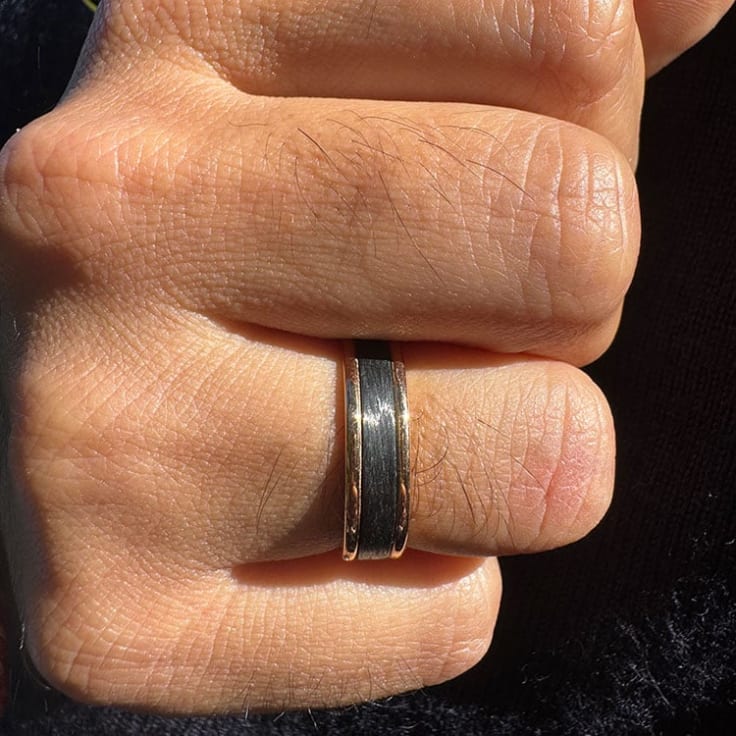 18k rosegold and carbon fiber ring