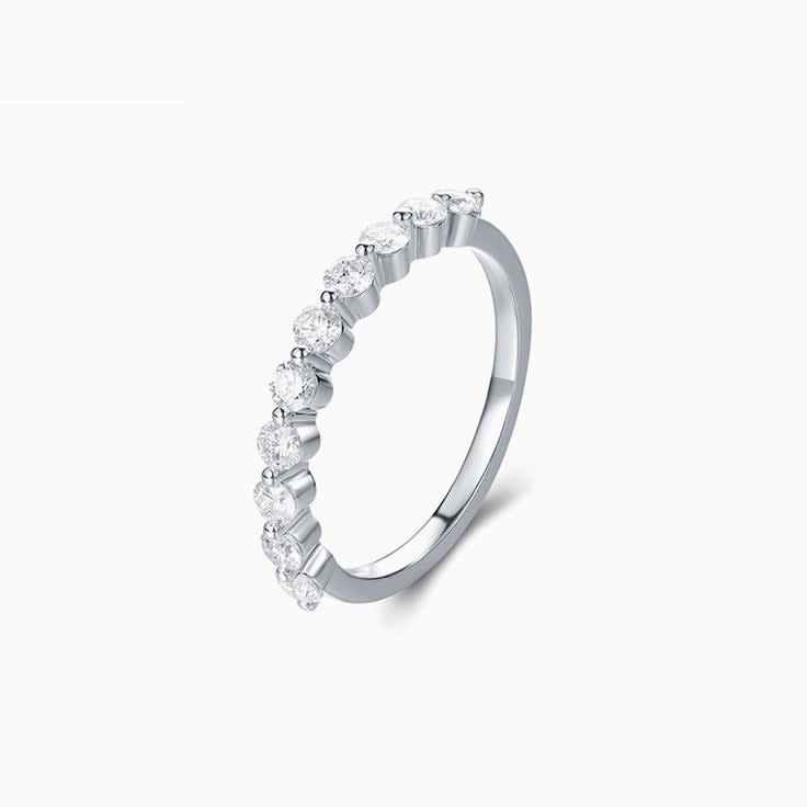 2 claw Diamond Wedding Band in white gold