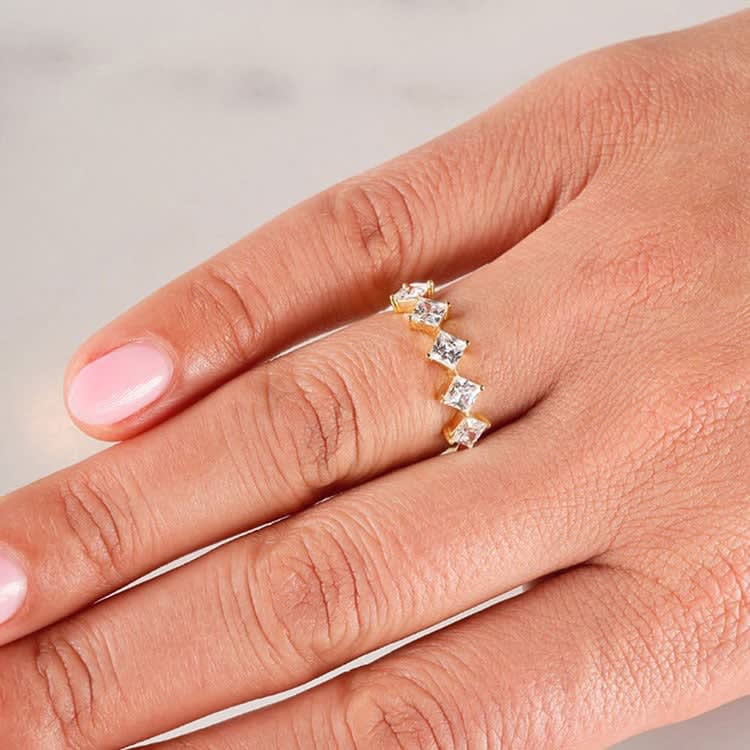Princess cut Diamond ring in yellow gold