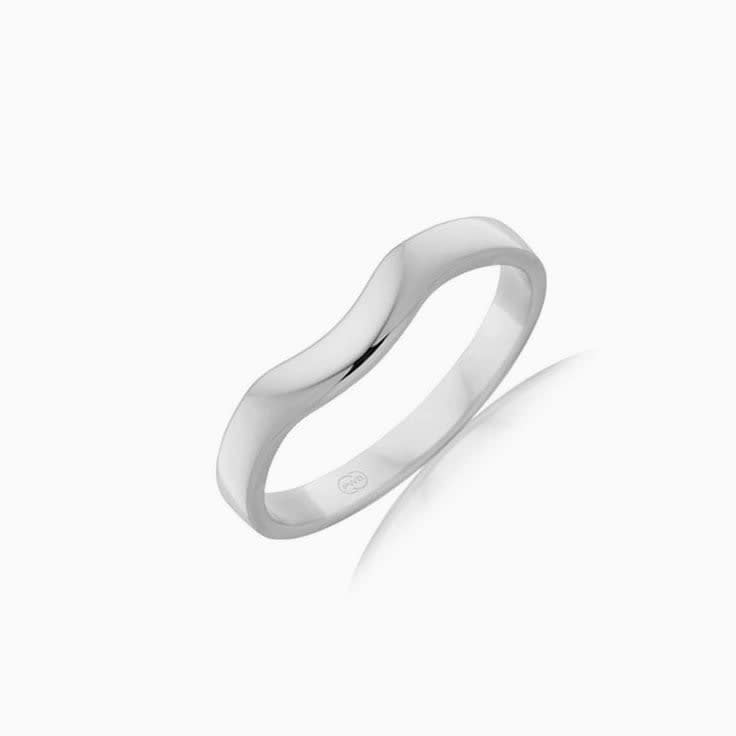 Plain curved wedding ring in white gold
