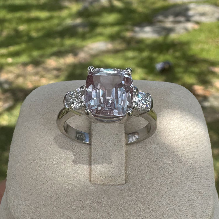 5 carat colour changing lab alexandrite