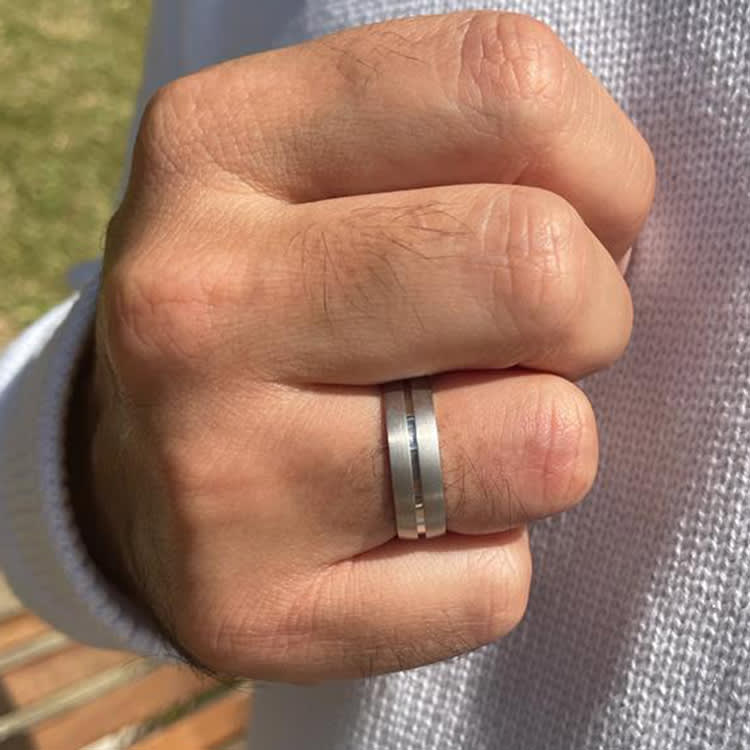 Centre Grooved Mens Wedding Ring