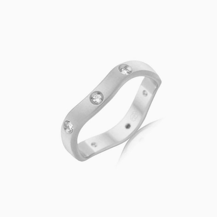 Wave patterned diamond ring C3069