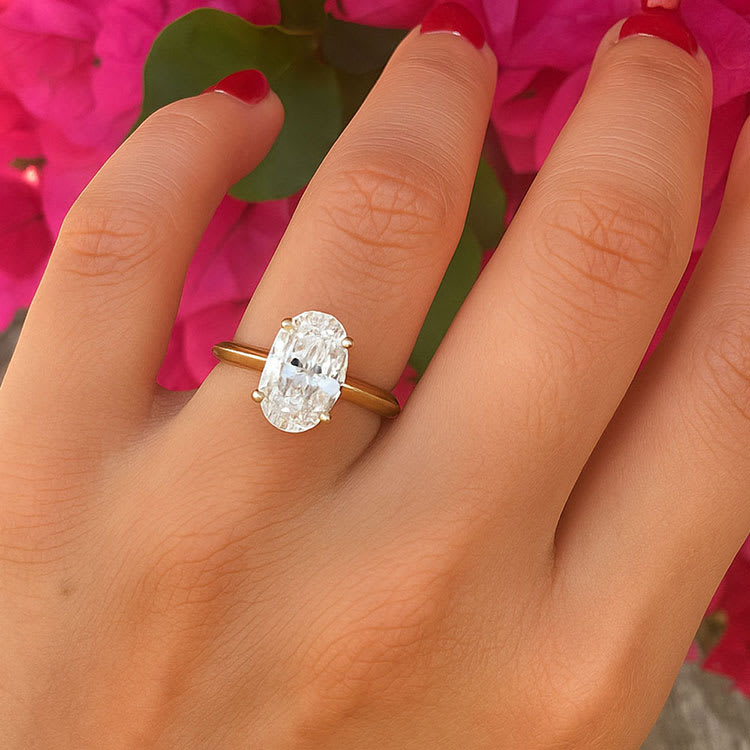 Oval cut diamond engagement ring
